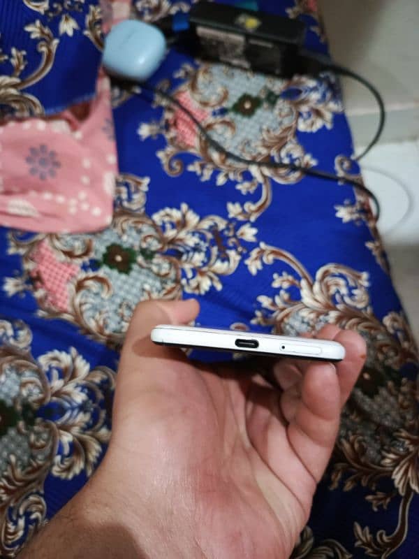 Pixel 3xl 6/10 Condition 4/64 gb variant 2