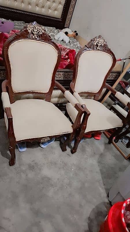 2 chairs bad room wali 1