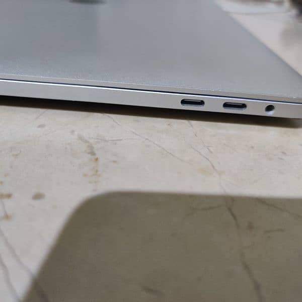 MAC Book Pro 2017 Laptop Brand New 3