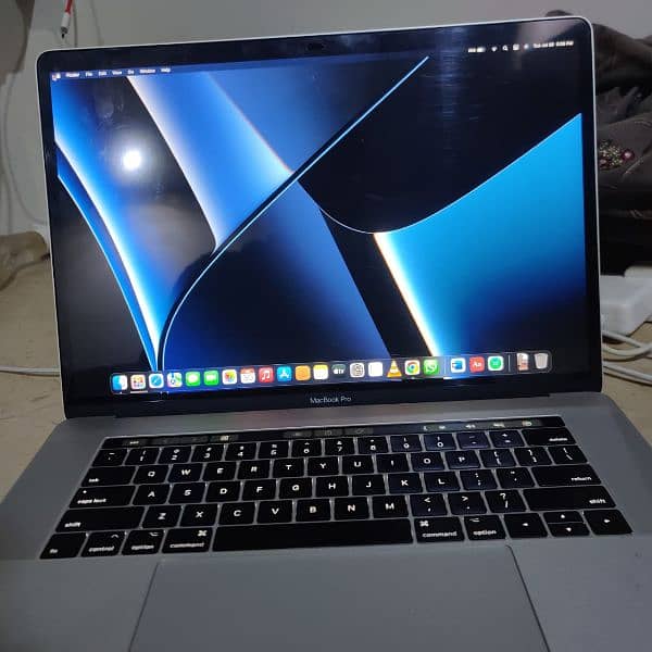 MAC Book Pro 2017 Laptop Brand New 4