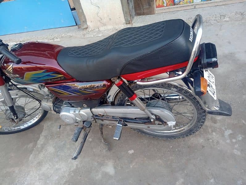 Honda CD 70 6