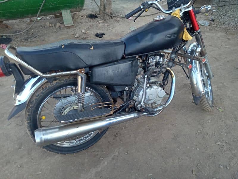 Honda 125/2010 model Sargodha nbr dacoment cler 6