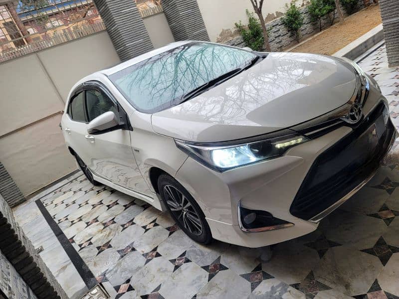 Toyota Altis Grande 2017 1