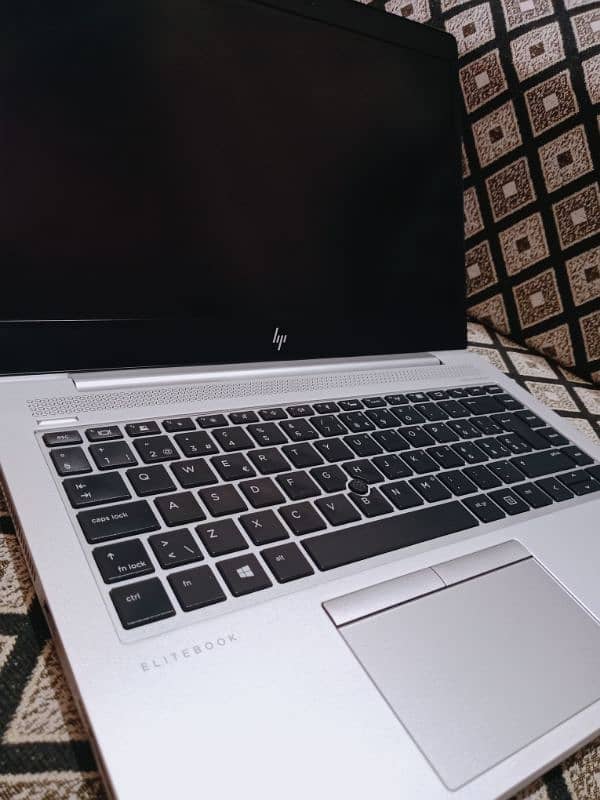 HP Core i5 8th gen laptop with 16 Gb ram 1