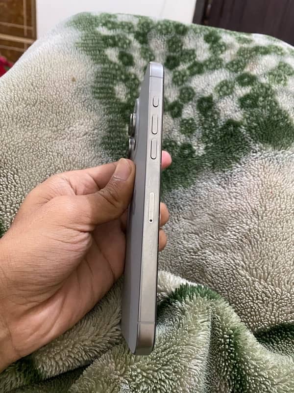 Iphone 15 pro max non pta 4