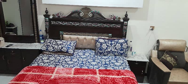 Bed sofa table dressing almari 1