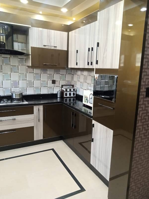 3 BED DD FLAT FOR SALE IN GULSHAN E IQBAL 13-A 16