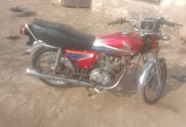 Honda 125 . URO 2010 modl Lahore nmbr