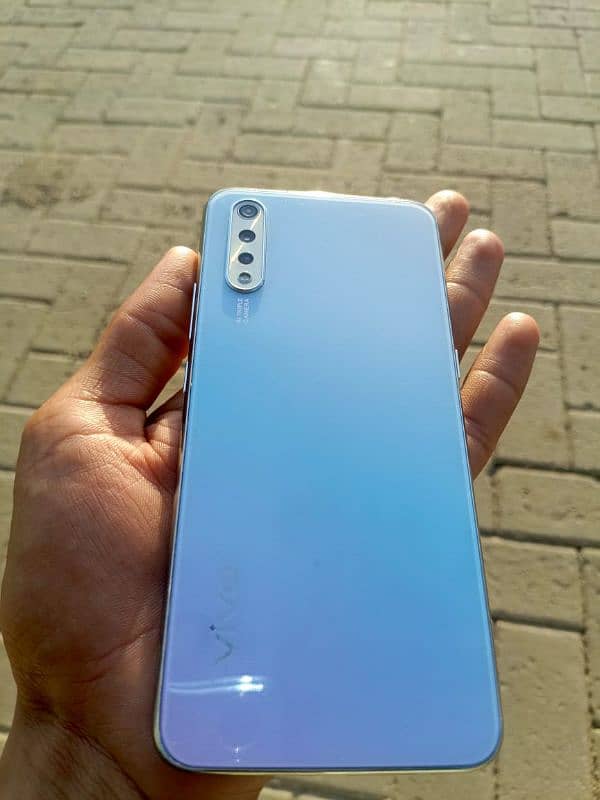 vivo s1  4 gb ram and 128 gb mamery 0