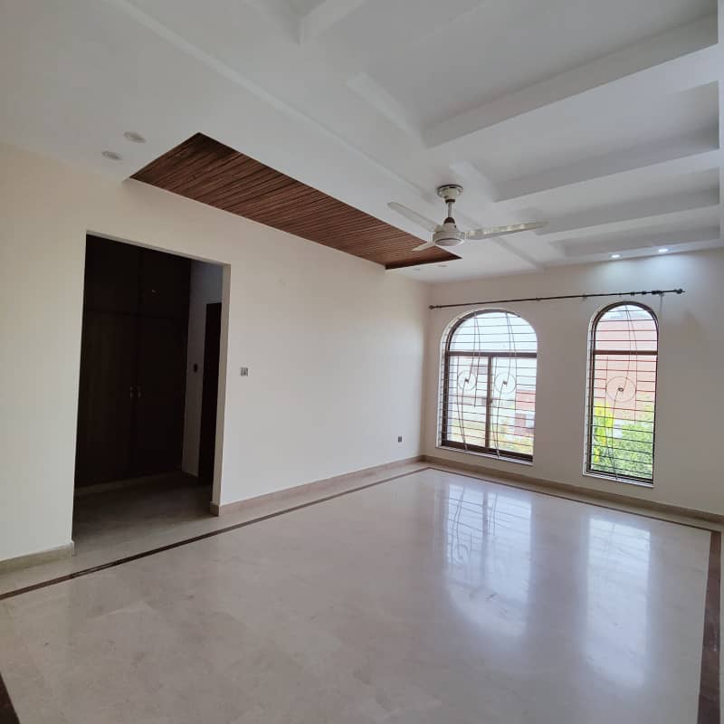 DHA LAHORE PHASE-4 4-Bedroom 10-Marla Full-House Available For RENT 18