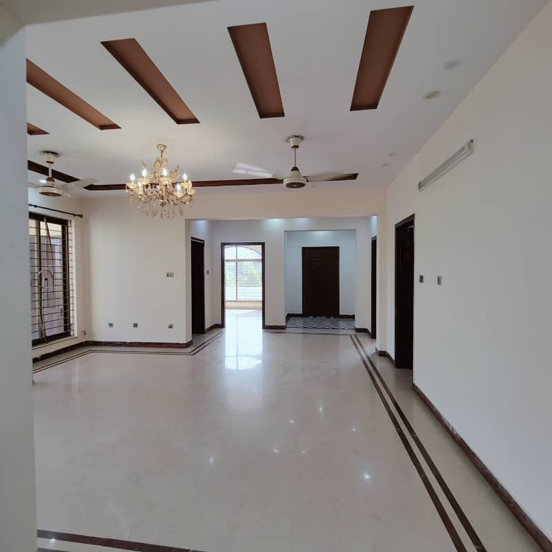 DHA LAHORE PHASE-4 4-Bedroom 10-Marla Full-House Available For RENT 31