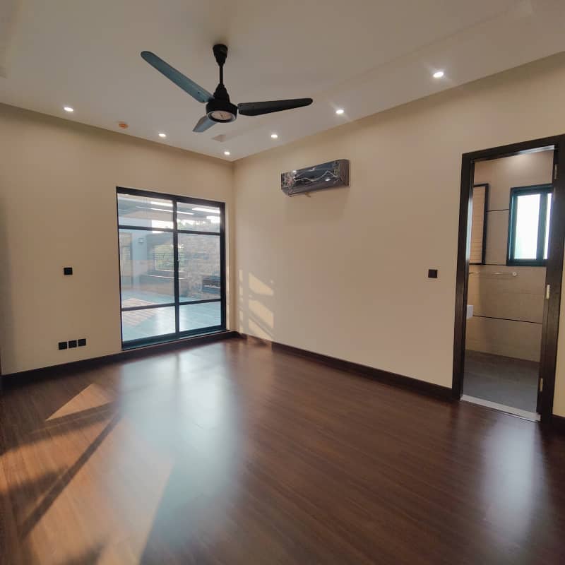 DHA LAHORE PHASE-4 4-Bedroom 10-Marla Full-House Available For RENT 40