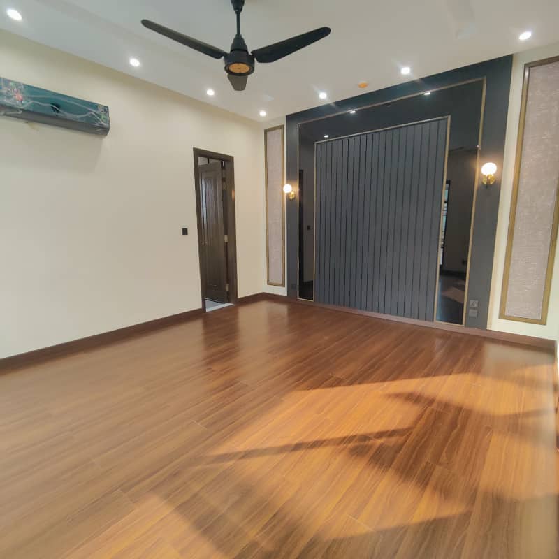 DHA LAHORE PHASE-4 4-Bedroom 10-Marla Full-House Available For RENT 41