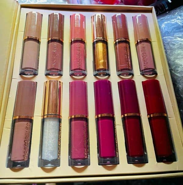 High Pigmented Package Includes: 6 x Lip Gloss 3