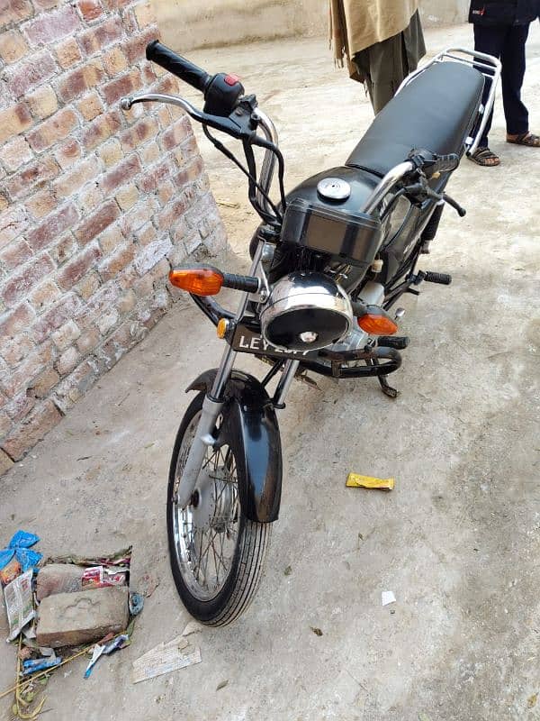 Suzuki GD 110 Kick start Bike. Condition like new. Urgent Selling. 1