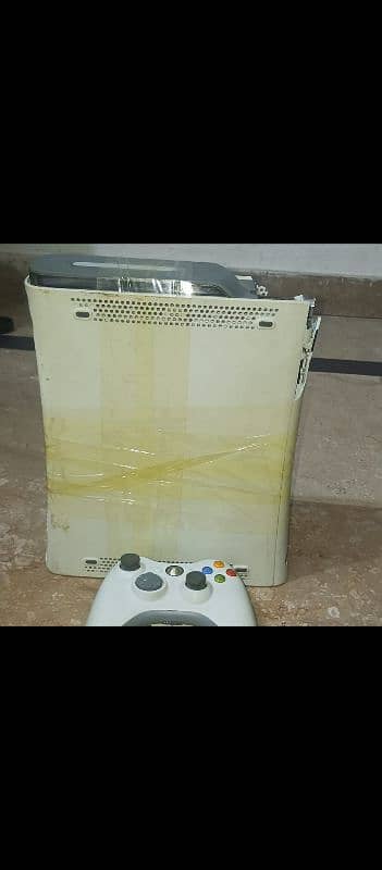 xbox 360 full loaded with game Broken 3