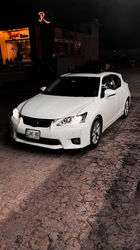 Lexus CT200h 2014 3