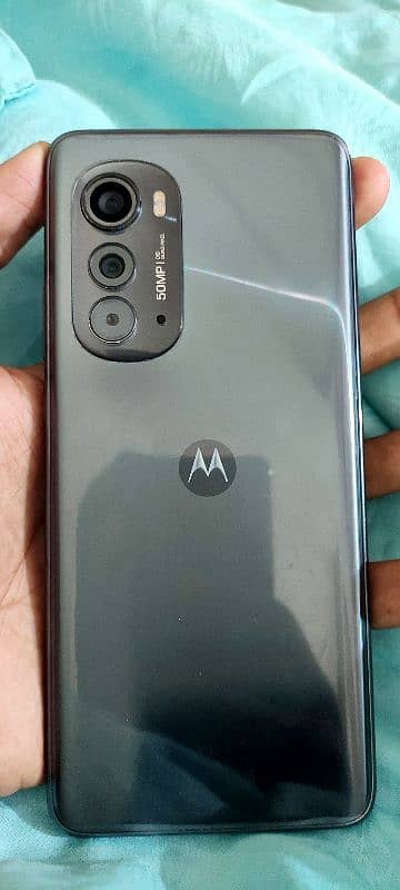 Motorola edge 2022 5g 1