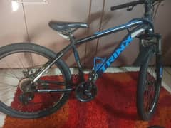 Original trinx m100 Mountain bike price negotiable