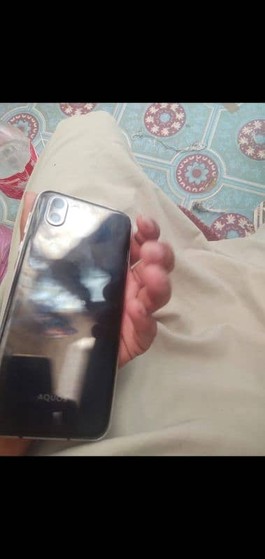 Aquos R2 non pta 1