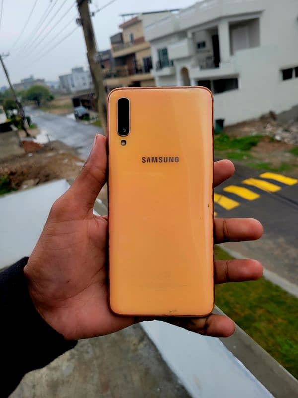 Samsung Galaxy A70 6 128 Official PTA Good Condition ARGENT for sale 8