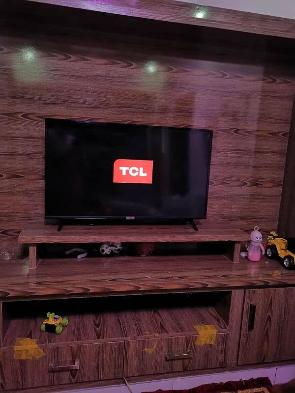 want to sell tcl  smart / android LED 40 inch s 0