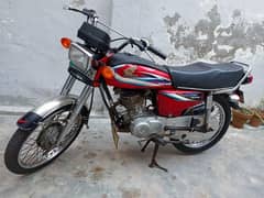 Honda 125 model 2014/15 B red colour original condition condition