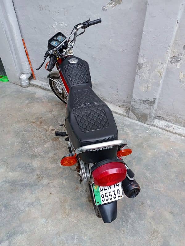 Honda 125 model 2014/15 B red colour original condition condition 11