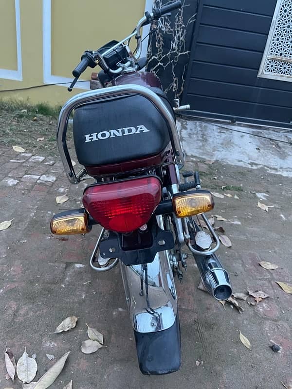 Honda CD 70 2023 model 3