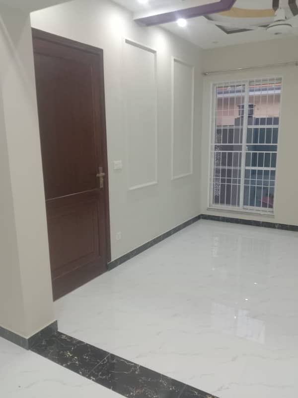 BRAND NEW HOUSE FOR SALE IN THE HEART OF LAHORE 2