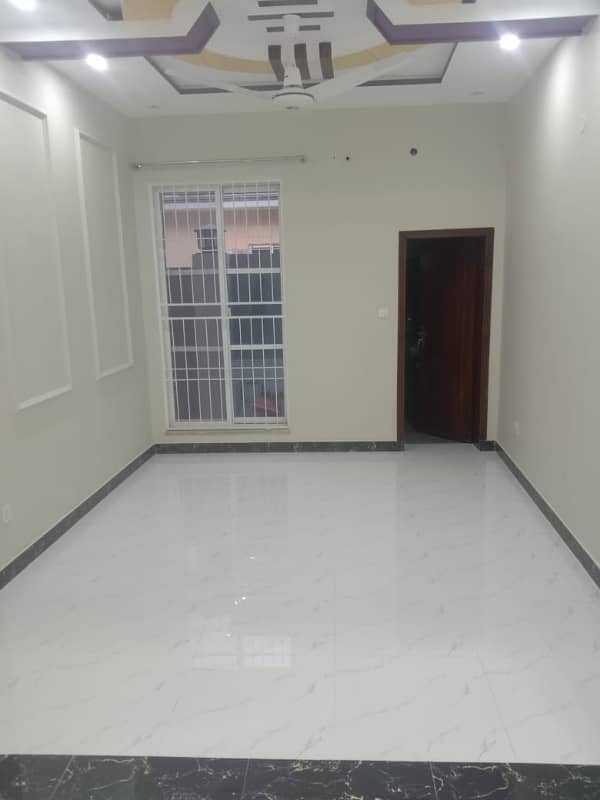 BRAND NEW HOUSE FOR SALE IN THE HEART OF LAHORE 3