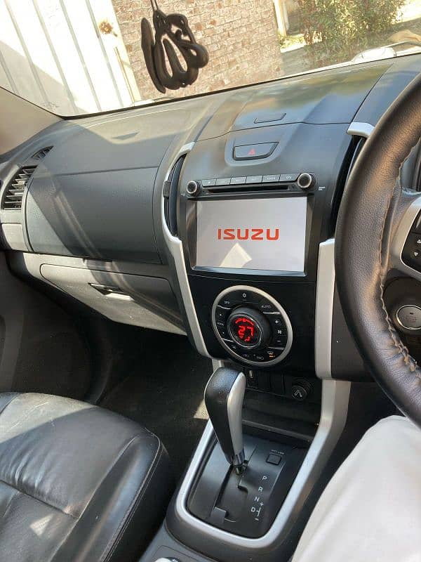 Isuzu D-Max V-Cross 2019 7