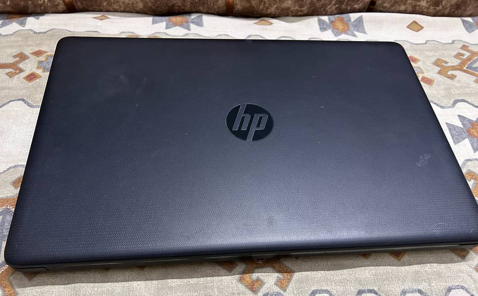 Laptop Urgent Sell ( Core i3 7th Generation) single hand uses 0