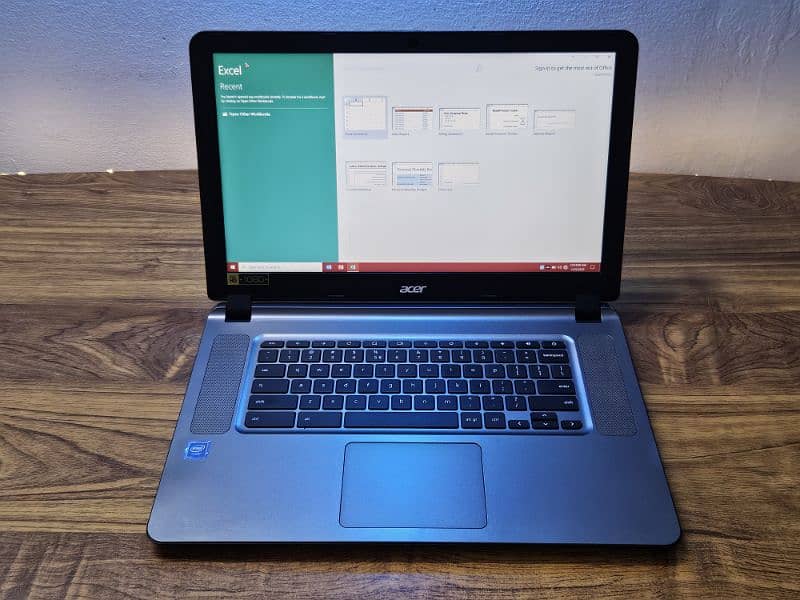 Huge 16" Full HD screen Acer Laptop 6