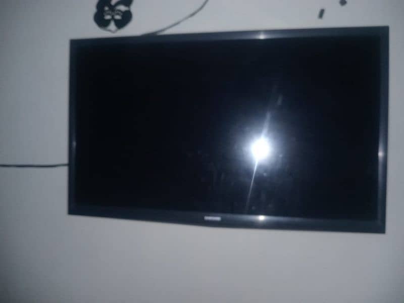 samsung 32 inch LCD  for sale ha 3