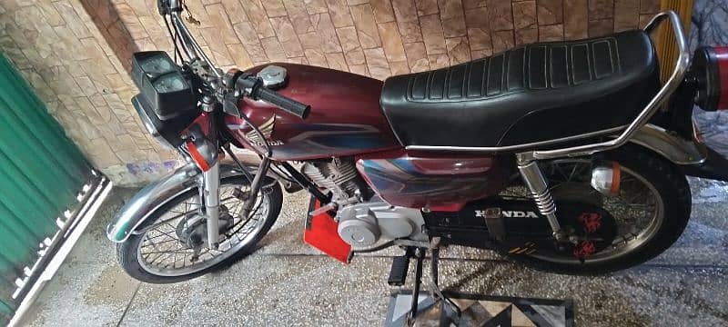 Honda 125 home use All ok no any work required just bay and derive. 4