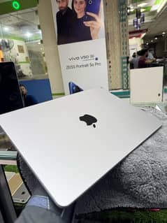 Jackpot! MacBook M3 16/512GB | 100% Health | Just Open Box
                                title=