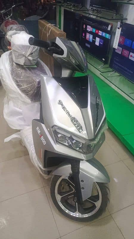 Hispeed i900 scooty 0