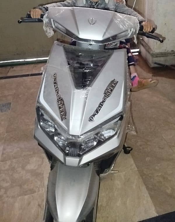 Hispeed i900 scooty 2