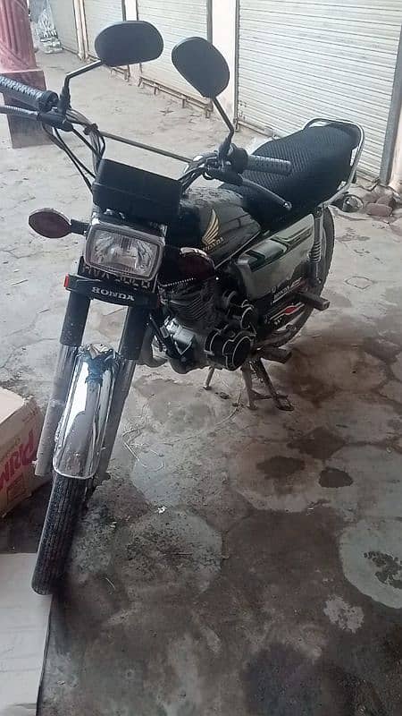 Honda 125 self start 2024 total ok 10/10 al document clear urgent sale 1