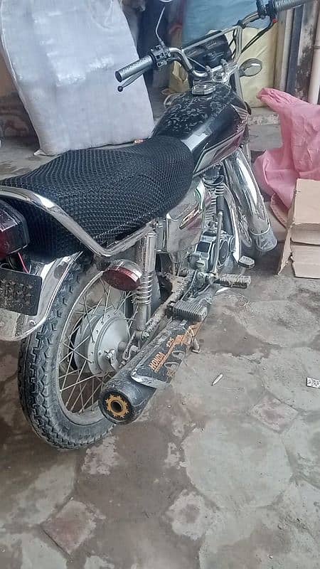 Honda 125 self start 2024 total ok 10/10 al document clear urgent sale 3