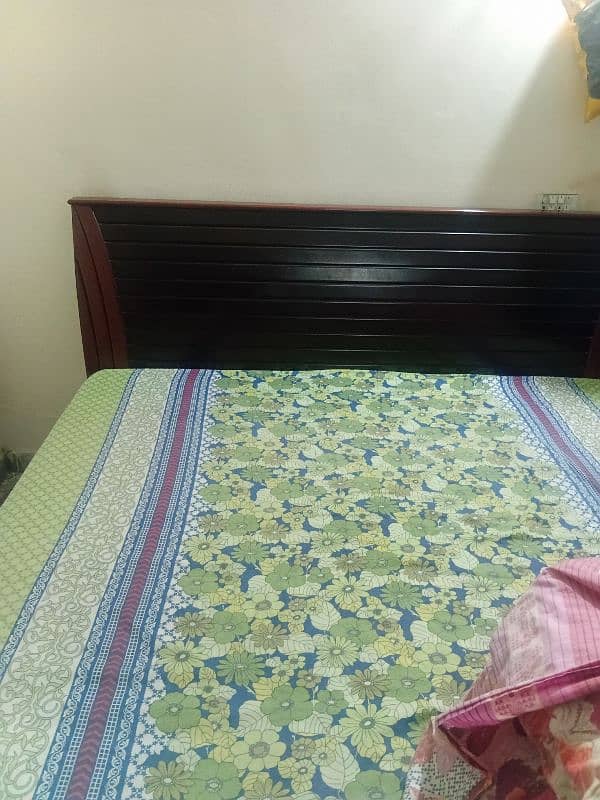 bed set for sale good condition 1