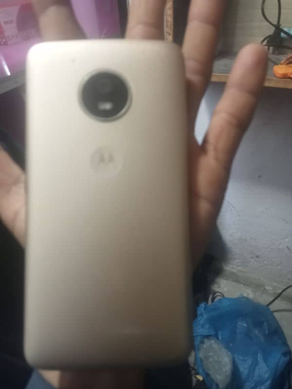 Motorola E4 mobile on working condition all ok hay. 3