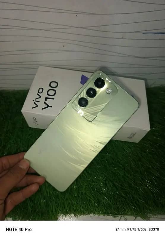 Vivo Y100 0