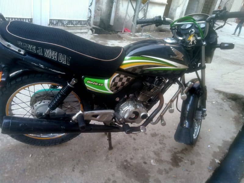 Honda 125 Deluxe 7