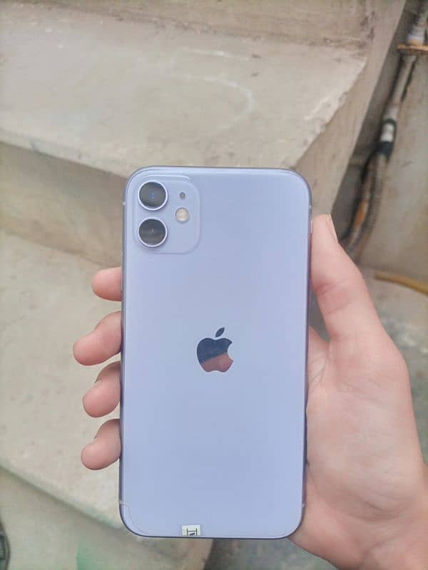 iPhone 11 128 GB factory unlocked 4