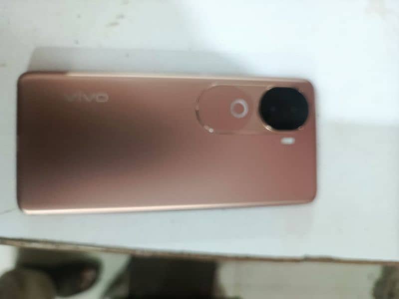 vivo v40e 1