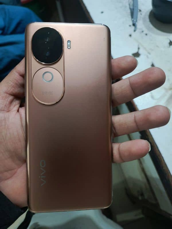 vivo v40e 5