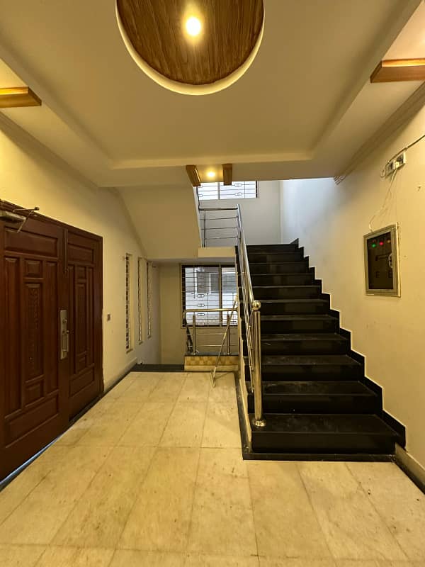 1 Kanal Luxury Full House with Basement & Gas Available for Rent in Chambeli Block, Bahria Town Lahore. 14