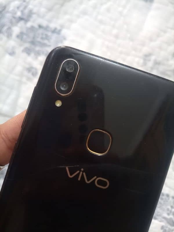 Vivo v11 1